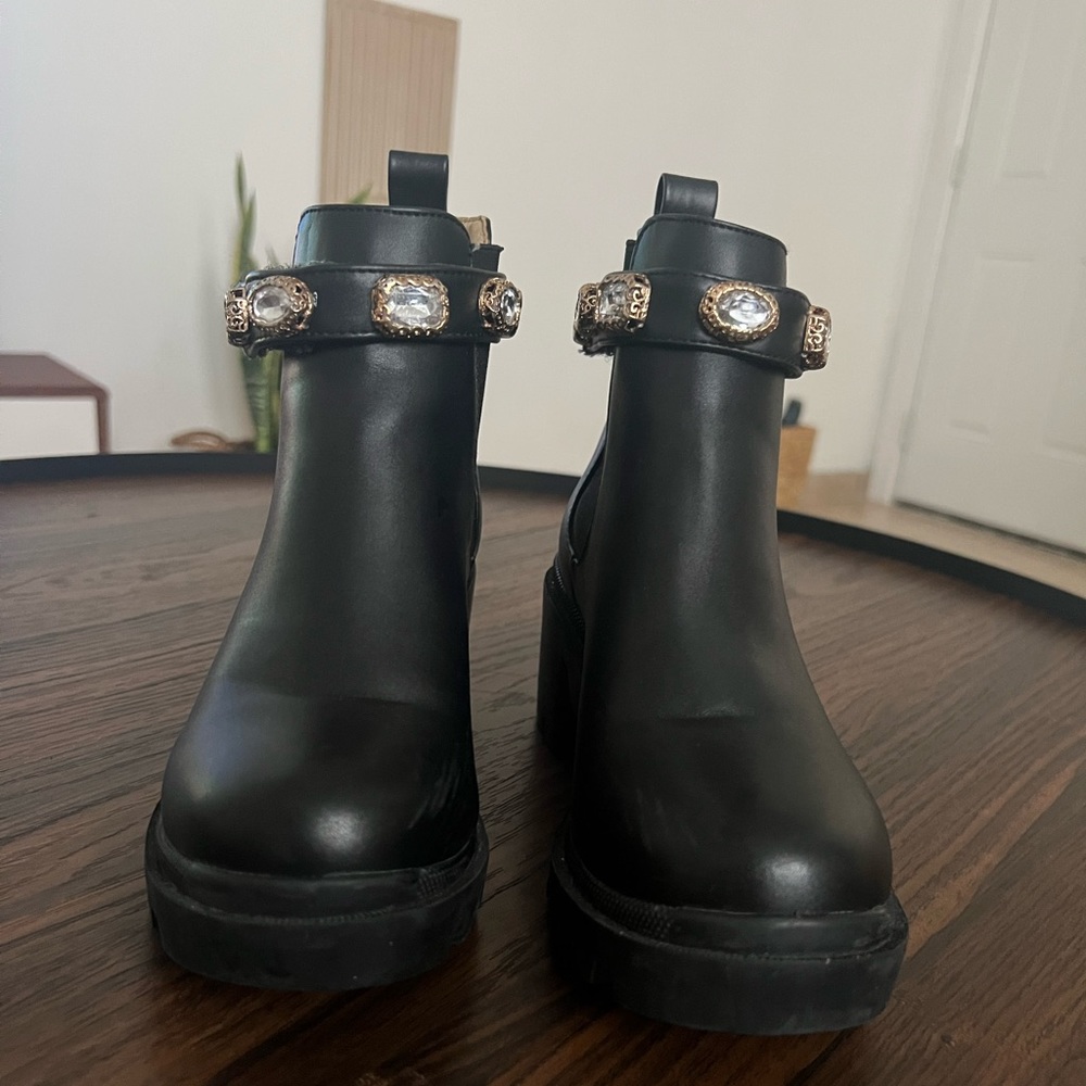 Steve Madden boots